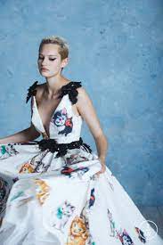 Najpre je bila pokrivena samo teritorija beograda, da bi u međuvremenu i novi sad i niš dobili svoje frekvencije. The Fashion Search Engine Tagwalk