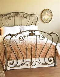 Wrought Iron Bed And Beautiful Linen Karyola Ev Icin Mobilya
