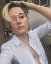 Madison West (@madisonflieswest) • Instagram-Fotos und -Videos