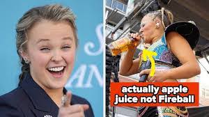 Serena Swanson's Instagram, Twitter & Facebook