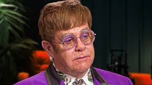 Holly Romanelli's Instagram, Twitter & Facebook