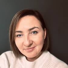 Delighted to be awarded the Professional certificate in Medical Retina at  Ulster University. Continuous learning is key, and I'm looking forward to  the next challenge!