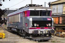 Bb 22244 En Livree Carmillon Train Electrique Sncf Train Trains