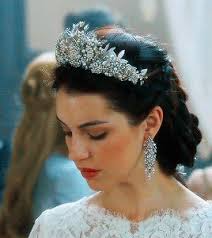 Long May She Reign Fall Wedding Hairstyles Princess Hairstyles Wedding Hairstyles