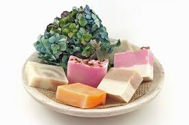 Kinder und haustiere sollten außer reichweite gebracht werden. Honigseife Herstellen Seife Mit Viel Honig Selber Machen Seife Selber Machen Seife Selber Machen Rezept Seife Herstellen