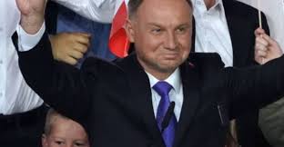 (marcin kucewicz/agencja gazeta via reuters) Pilpres Polandia Menang Petahana Andrzej Duda Lanjutkan 5 Tahun Lagi