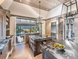 Summer hill's don and rela gleason collaborate with the renowned architect on a stunningly serene compound nestled in a northern. Rustic And Refined Calistoga Compound Is Listed For 21m