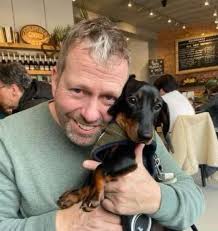 Hi there, if you or anyone else you know lost some cash today around 4pm (a  rather significant amount!) please message me how much and where you lost  it and I'll try