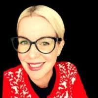 Lisa Vandyke's Instagram, Twitter & Facebook