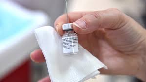 Unlike traditional vaccines, which use an inactive form of the pathogen they protect against, both pfizer's and moderna's offerings are mrna vaccines. Coronavirus Les Effets Secondaires Du Vaccin Pfizer En Cause Pour Au Moins 13 Deces Le Lien Etabli En Norvege Midilibre Fr