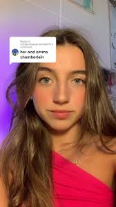 Reply to @icantpickausernamelol3 y’all I don’t see it! #ComeDanceWithMe  #ScreamItOut #emmachamberlain