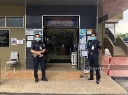 105 отметок «нравится», 0 комментариев — astroawani (@501awani) в instagram: Long Lines At Govt Offices As Msians Tie Up Loose Ends After Cmco