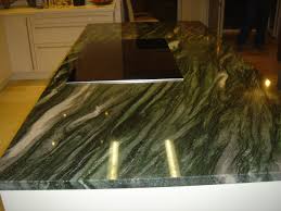 Die Granit Arbeitsplatten Verde Lapponia Masi Sind Langlebig Und Unempfindlich Http Www Granit Arbeitsplatten C Granit Arbeitsplatte Arbeitsplatte Granit