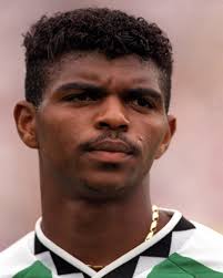 You're a legend if you can recognise this baller. 👀