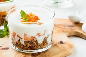 Yaourt A La Vanille Et Nectarine Caramelisees Recette Alimentation Recette Yaourt A Boire
