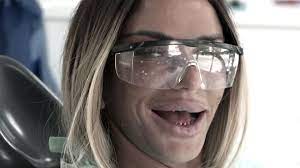 Check spelling or type a new query. Katie Price Gruselige Bilder So Sehen Ihre Zahne Wirklich Aus Bunte De
