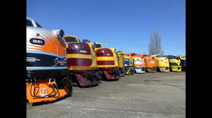 Australian Trains: Streamliners 2016 - Loco Sound-off - YouTube