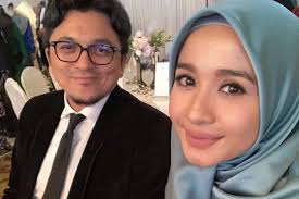 Rumah tangga engku emran dan laudya cynthia bella hanya mampu bertahan dua tahun. Didakwa Berpisah Dengan Suami Dan Muflis Laudya Cynthia Bella Nak Jual Rumah Rm3 6 Juta Yoy Network