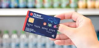 Sotia mea are un card de vacanta cu pin, aplicatie pe primesc bani sub forma de numerar (bancnote) si tichete de masa (hartie). Edenred A Emis Peste 120 000 De Carduri De Masa Intre Octombrie 2015 Si Iulie 2016 De La 1 August Acestea Sunt Acceptate Si De Lidl Nocash De 20 Ani