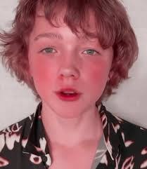 Amanda Confer's Instagram, Twitter & Facebook