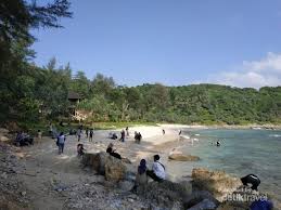 Pada peristiwa tsunami tahun 2004. Kenalkan Ini Pantai Momong Favorit Warga Aceh