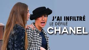 Gigi hadid stopped a chanel runway crasher at paris fashion week, and people took videos. Gigi Hadid Befordert Frau Vom Laufsteg