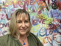 Ann Volkman's Instagram, Twitter & Facebook