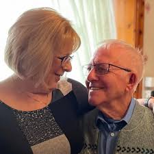 Woman reunited with long-lost dad after 58 years