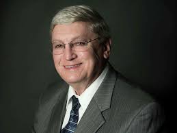 Carlinville man reelected to bank group board