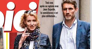 Toutes les filles sont folles. Alexandra Lamy Et Son Bel Inconnu Bientot En Vacances