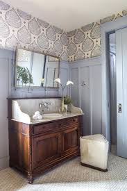 We aim to provide high quality bathroom products at the best prices. 8 Elements Of A Traditional Style Bathroom