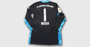 Die analyse an unterschiedlichen kinder trikot manuel neuer ist für die meisten enorm hart. Manuel Neuer United Charity Auktionen Fur Kinder In Not