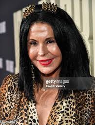 Maria Latour's Instagram, Twitter & Facebook