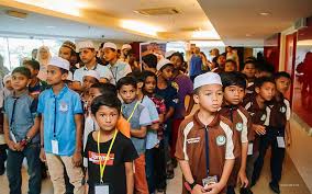Sek rendah islam hira' tempat: Anak Yatim Rohingya Tempatan Pertama Kali Ke Kidzania Mycare