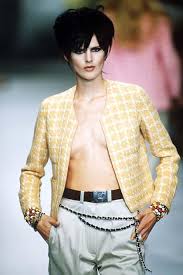 Stella tennant was born in scotland to scottish nobility (her mother was lady emma cavendish in december 2020, stella died and the statement from her family was: Top Model Stella Tennant Died Suddenly At Age 50