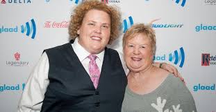 The best thing about this hairstyle for long, curly hair is that it's, like, deceivingly easy to recreate. Fortune Feimster S Mom Might Be The Cutest Mom On The Planet