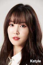 Weareoneidols Gfriend Yuju Kstyle Interview Gfriend Kpop Girlgroup Yuju Choiyuna Yeojachingu Music Idol Wanita