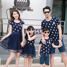 Spring Family Matching Clothes Mother Daughter Dresses Matching Father Son Outfits Cotton Print Stars Boys T Shirt G Kinderen En Ouderschap Kinderen Ouderschap
