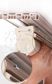 Peki stor perdeleri nasıl takabilirim derseniz, gerekli malzemeleri edinip, ölçü alma işleminden başlayarak aşamaları takip edebilirsiniz. Stor Perde Montaj Sekli