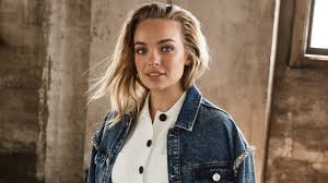 The bachelor runner up abbie chatfield spends her weekend with the bachelorette contestant nathan favro, seemingly confirming their relationship. Abbie Chatfield The Bachelor Alum On Being The Most Hated Person In Australia And Going On Bachelor In Paradise Daily Telegraph