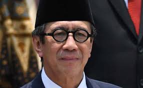 Menteri hukum dan ham, yasonna h. Sakit Hati Warga Tanjung Priok Demo Yasonna Laoly Kabar24 Bisnis Com