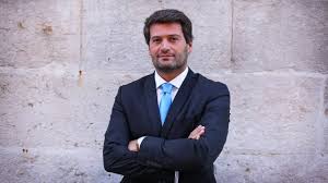 Se assim fosse, andré ventura também falaria do voleibol, futsal ou ténis de mesa. Andre Ventura O Homem Que Passa A Vida A Discutir Observador