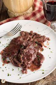 Fettine Di Vitello Al Vino Rosso Secondo Piatto Cremoso Veloce