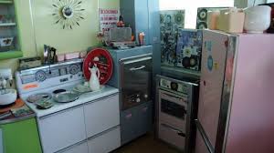 50s kitchen picture of the doo wop