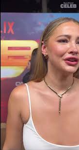 #madelyncline #outerbanks #outerbanksnetflix #obx #obx4 #season4  #outerbanksedit #signthis #trend #foryou #fypシ゚viral #redcarpet #press  #interview