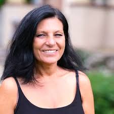 A Pécsi Riport interjúja a 2025-ben Hang Gábor-díjjal elismert  kollégánkkal, Fekete Hajnalka bábkészítővel!✨🎤🎭  http://pecsiriport.hu/kultura/szinhaz/6794-fekete-hajnalka-kapta-iden-a-hang-gabor-dijat.html?fbclid  ...