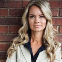 Erin Karsten's Instagram, Twitter & Facebook