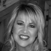 Vicky Aiken's Instagram, Twitter & Facebook