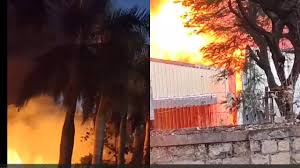 WATCH: Fire Engulfs Warehouse In Bengaluru, Entire Area Charred | Bengaluru  News - Times Now