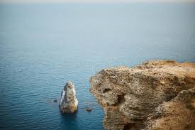 Find the perfect penhasco stock photos and editorial news pictures from getty images. Penhasco Sobre O Mar Para A Colocacao Do Produto Fundo Do Projeto Da Superficie Rochosa Do Precipicio Acima Do Oceano Imagem De Stock Imagem De Projeto Escala 115928825